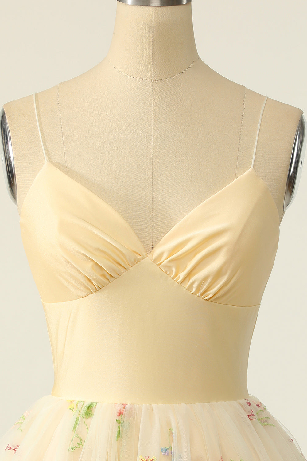 Champagne Tulle A-linje Homecoming Kjole med broderi