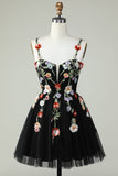 Spaghetti stropper svart A Line Sequin Blomster Homecoming Dress