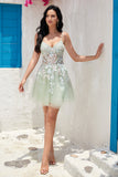 Stilig A Line Dusty Sage Spaghetti stropper Homecoming kjole med Criss Cross Back