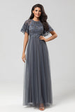 Klassisk Eleganse A-Line Jewel Neck Grey Long Bridesmaid Dress med korte ermer