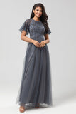 Klassisk Eleganse A-Line Jewel Neck Grey Long Bridesmaid Dress med korte ermer