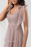 Keeper of My Heart A-Line V Neck Dusty Pink Long Bridesmaid Dress med perler
