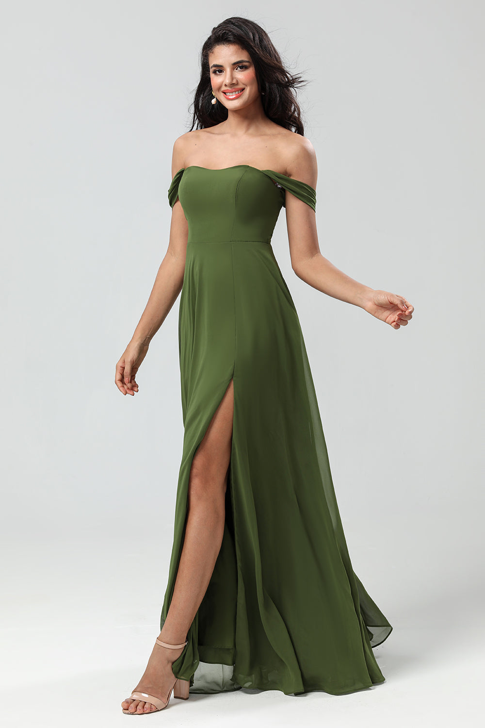 Av skulderen A Line Olive Bridesmaid kjole med Slit