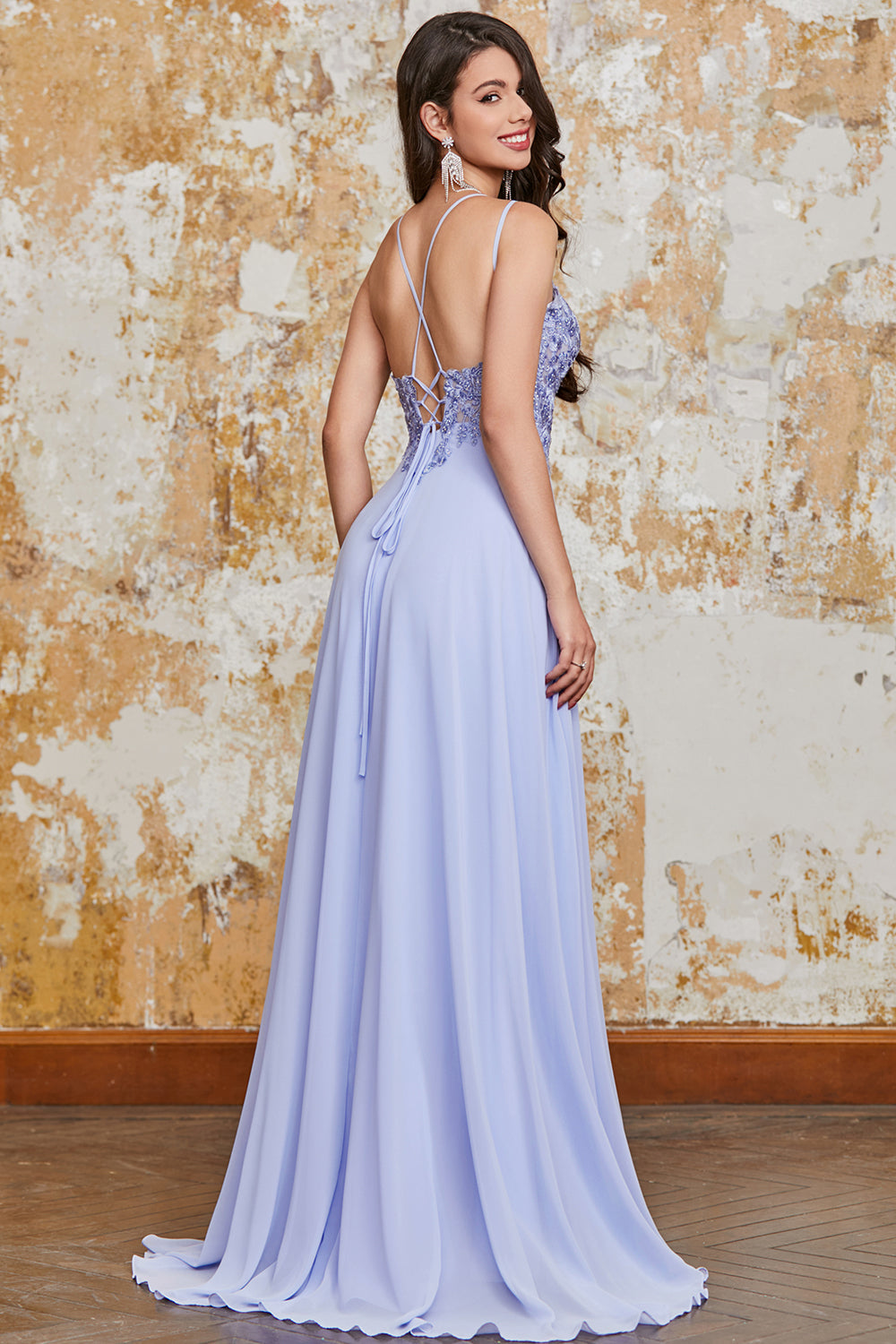 Nydelig A Line Spaghetti stropper Lavendel Long Prom Kjole med Criss Cross Back