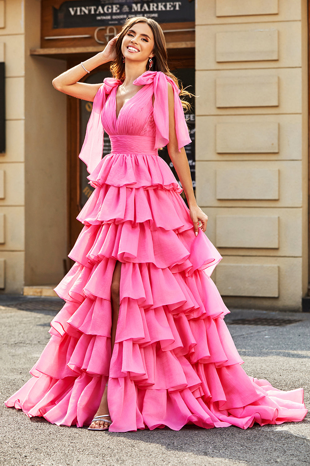 Prinsesse A-Line V-hals Fuchsia lagdelt ballkjole med spalt