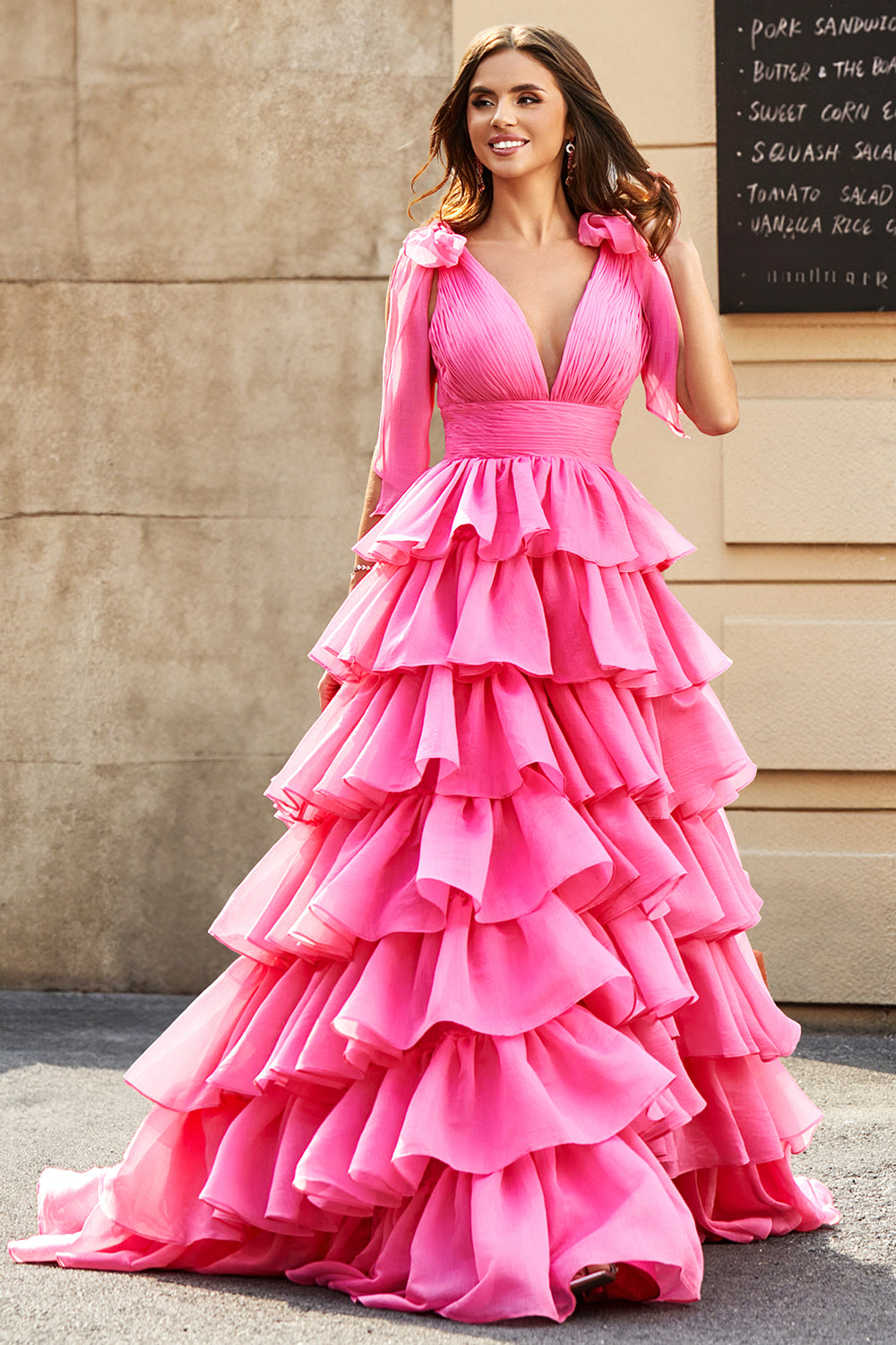 Prinsesse A-Line V-hals Fuchsia lagdelt ballkjole med spalt