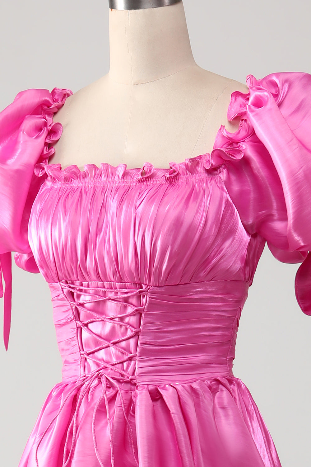 Puff ermer Hot Pink Prom kjole med Ruffles