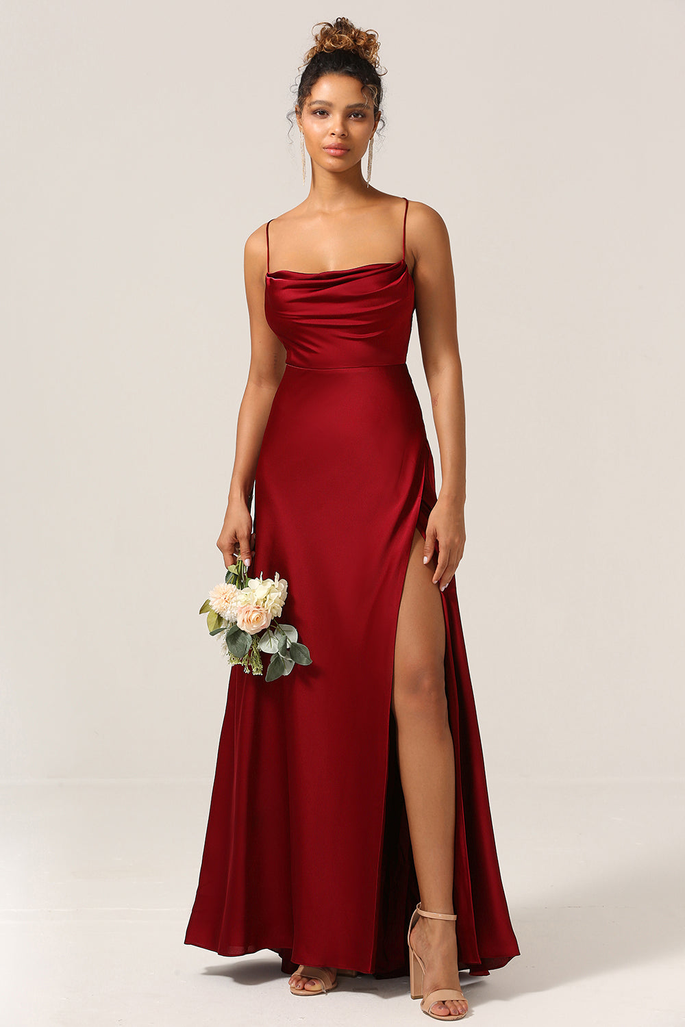 Enkel A Line Lace-Up Back Burgunder Long Bridesmaid kjole med Criss Cross Back