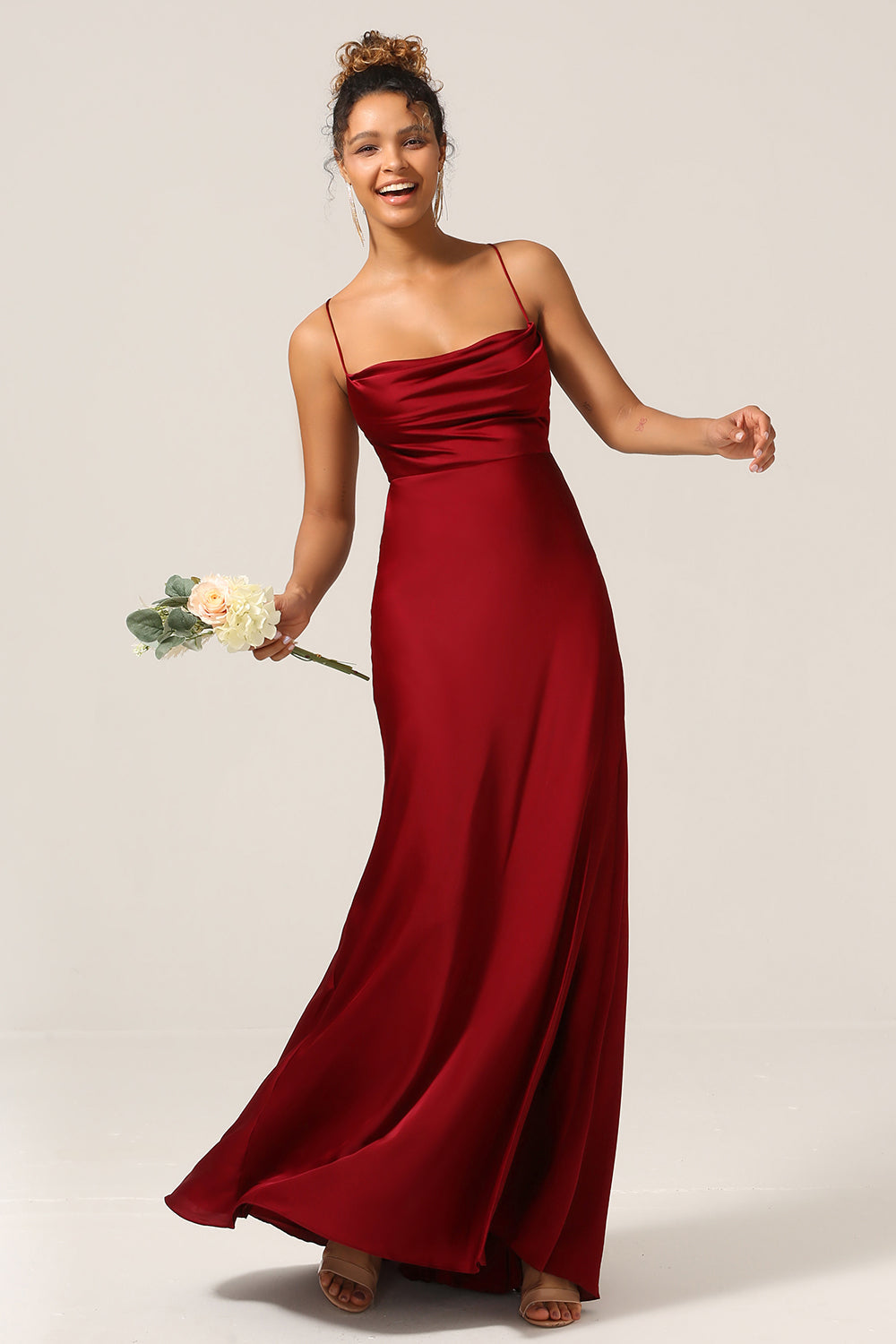 Enkel A Line Lace-Up Back Burgunder Long Bridesmaid kjole med Criss Cross Back