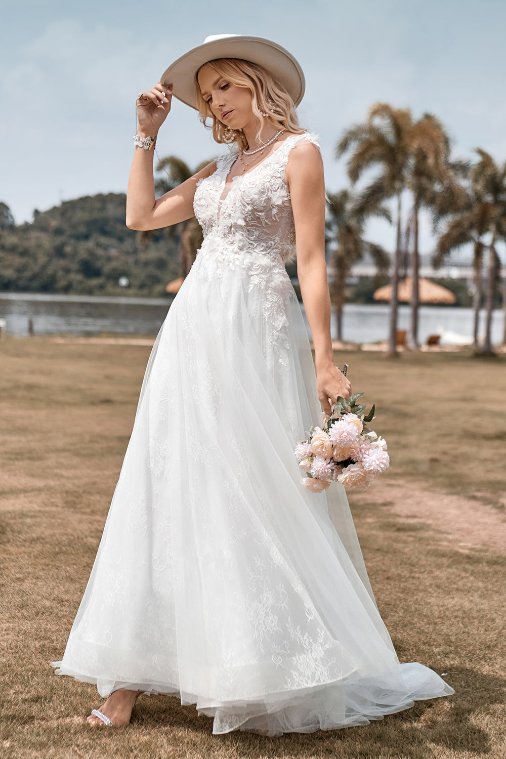 Sparkly Tulle Beaded Ivory Long A Line brudekjole