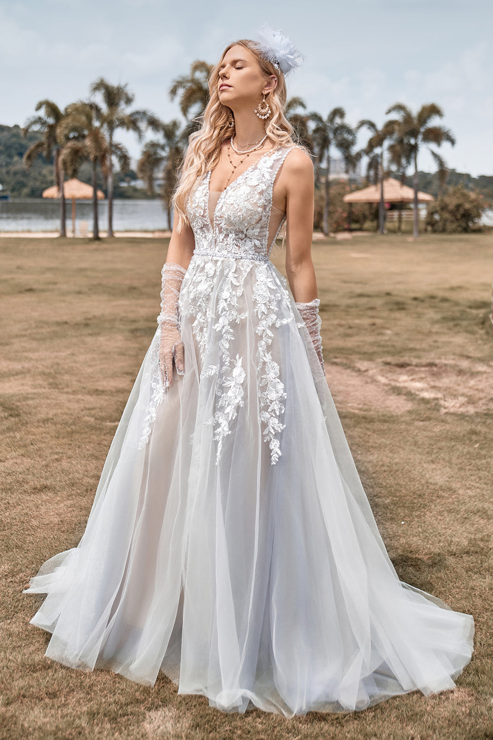 En Line Tulle Ivory brudekjole med Appliques