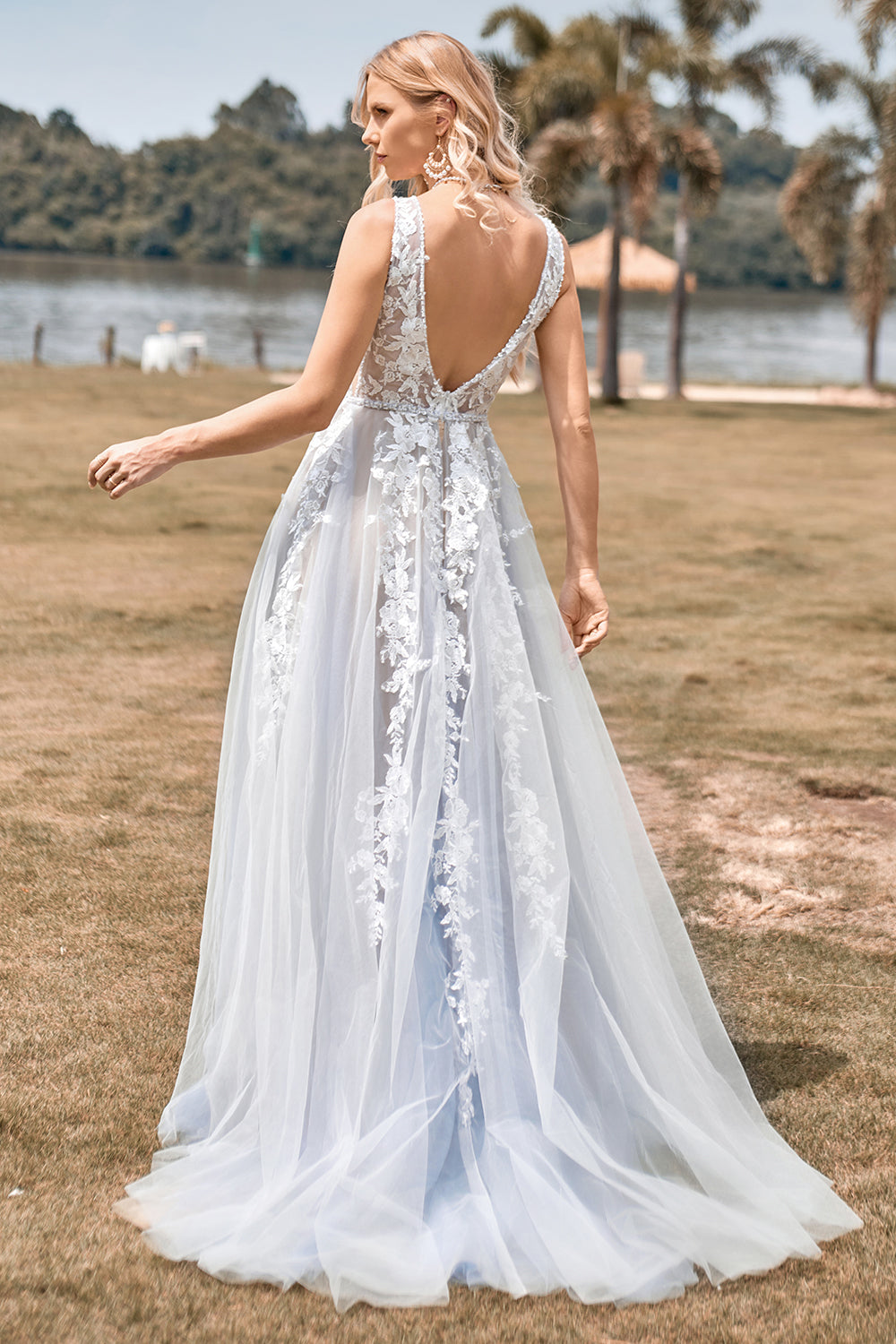 En Line Tulle Ivory brudekjole med Appliques