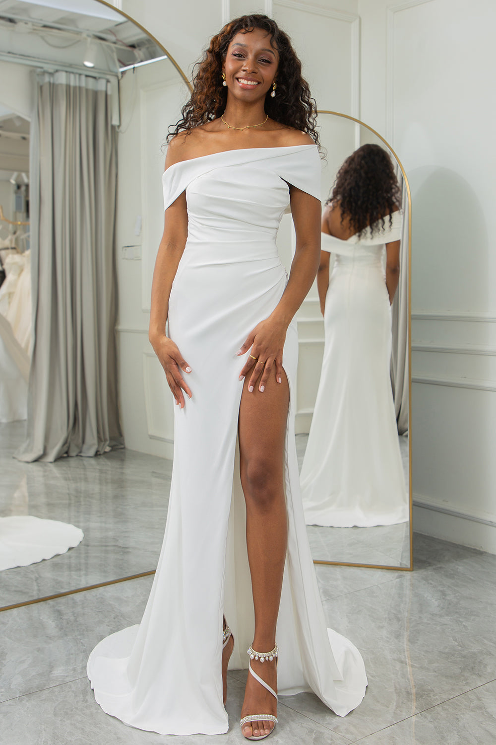 Simple Ivory One Shoulder drapert brudekjole med Slit