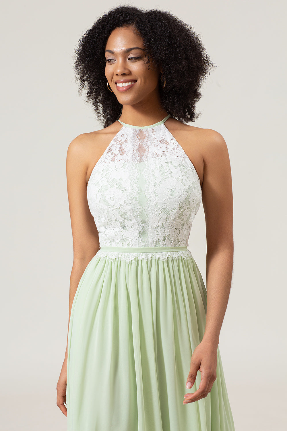 A-Line Halter Neck Dusty Sage Lace og Chiffon Long Bridesmaid Dress