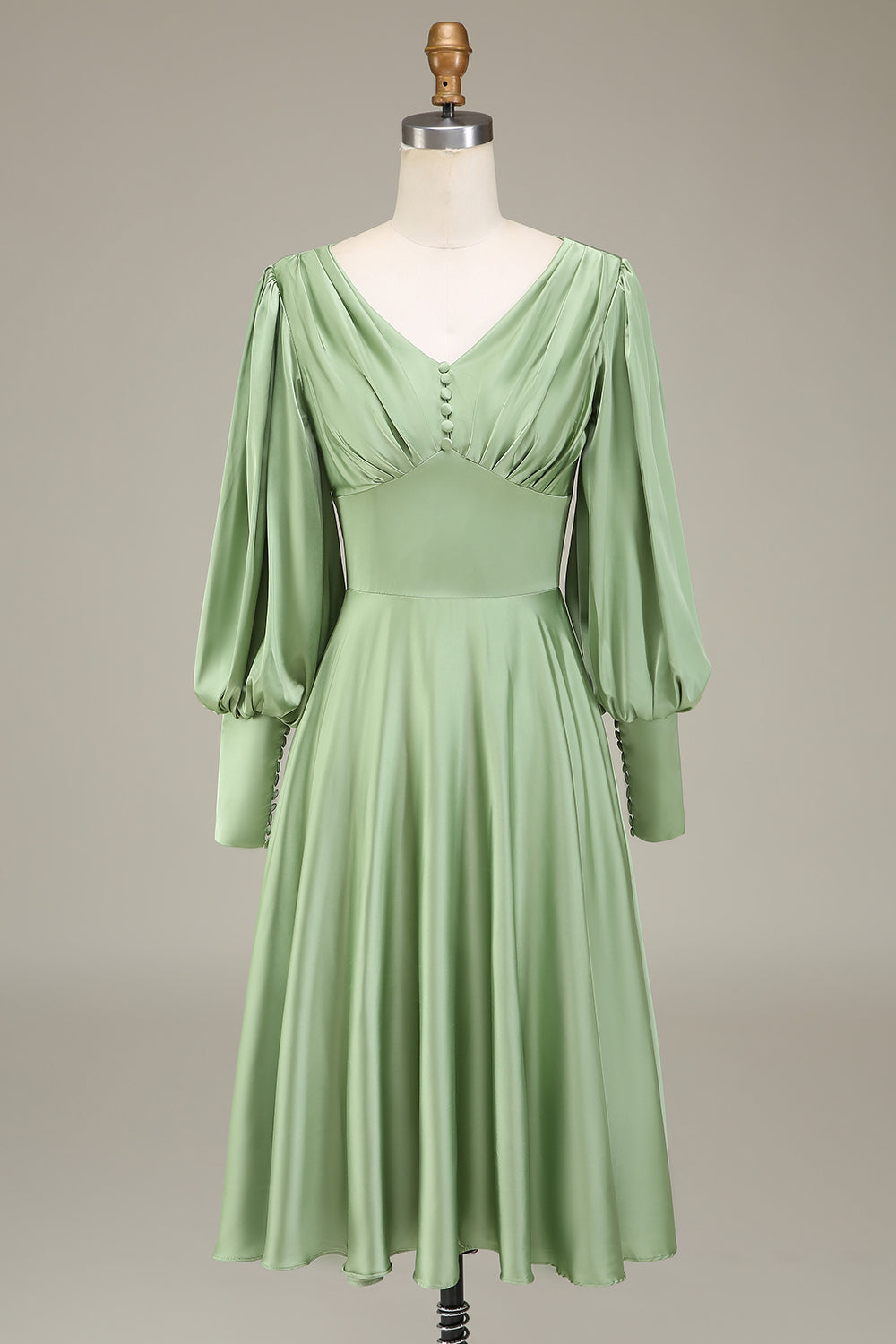Matcha A-line V-hals sateng brudepike kjole med lange ermer