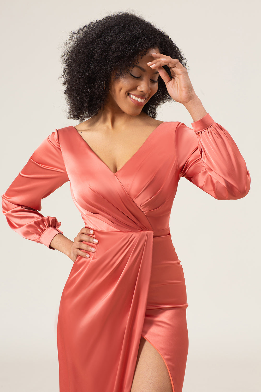 Terracotta A-Line V-Neck Satin brudepike kjole med spalt