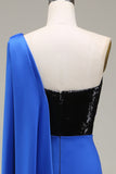 Royal Blue One Shoulder Satin og Sequin Mermaid plissert ballkjole med spalt