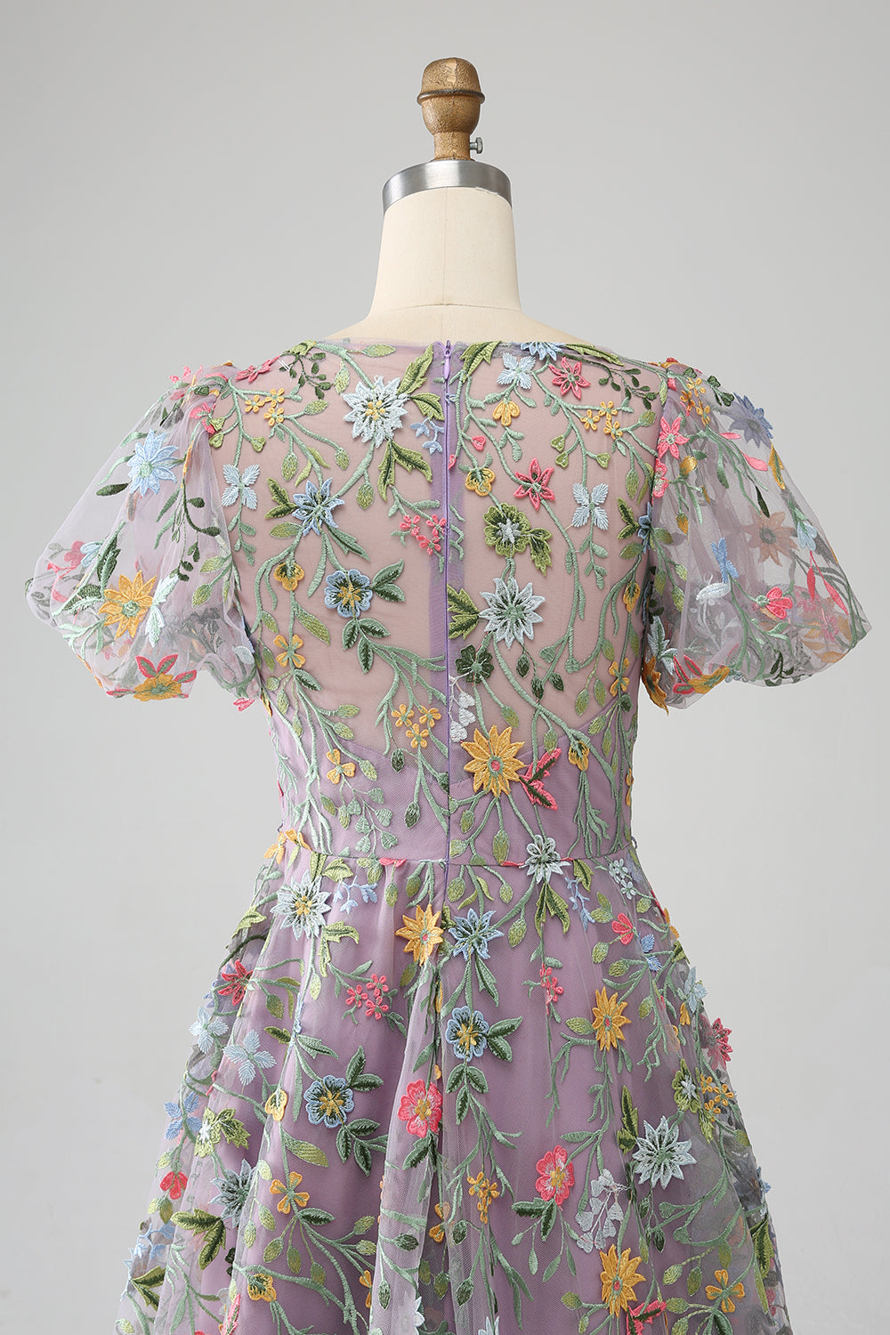 Mauve ballkjole/prinsesse brodert ballkjole med korte ermer