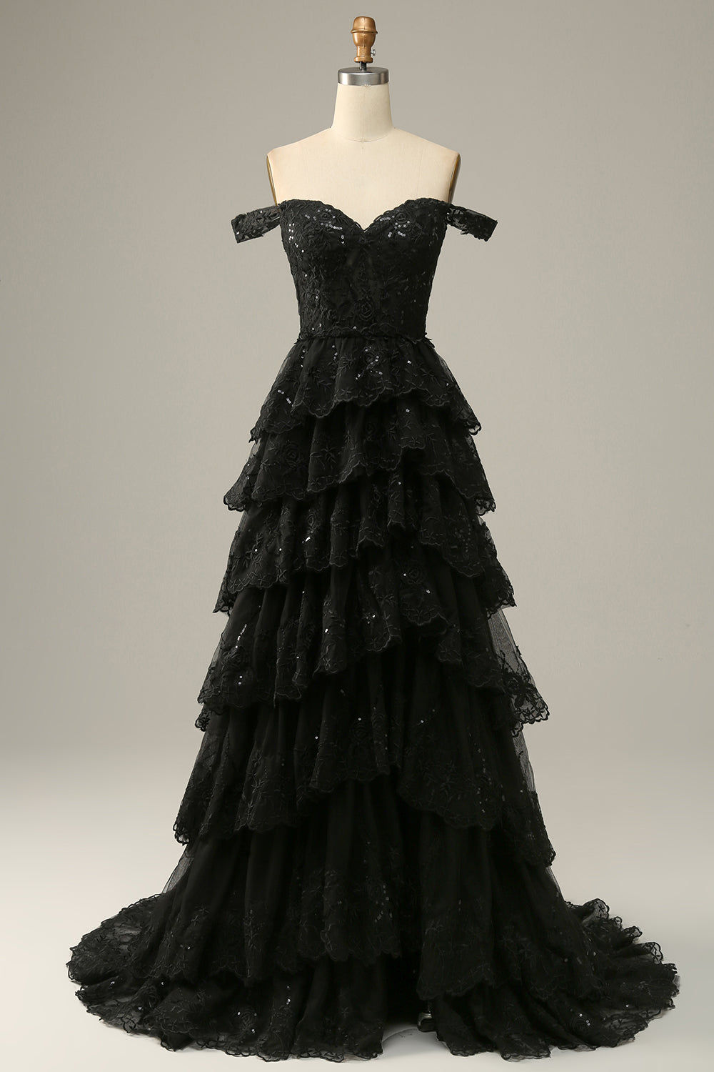 Langt utenfor skulderen Black Tiered Prom Dress