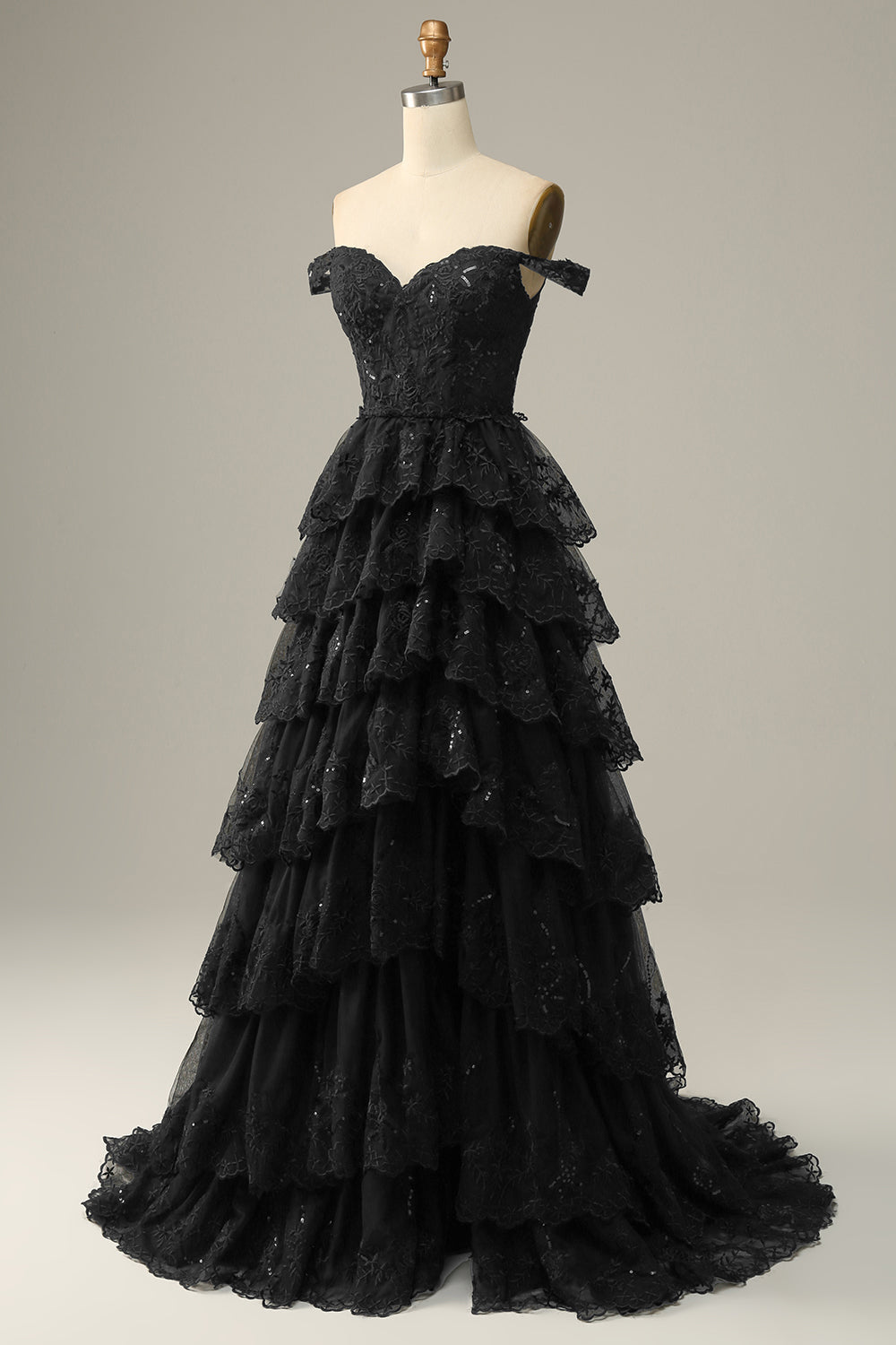 Langt utenfor skulderen Black Tiered Prom Dress