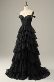 Langt utenfor skulderen Black Tiered Prom Dress