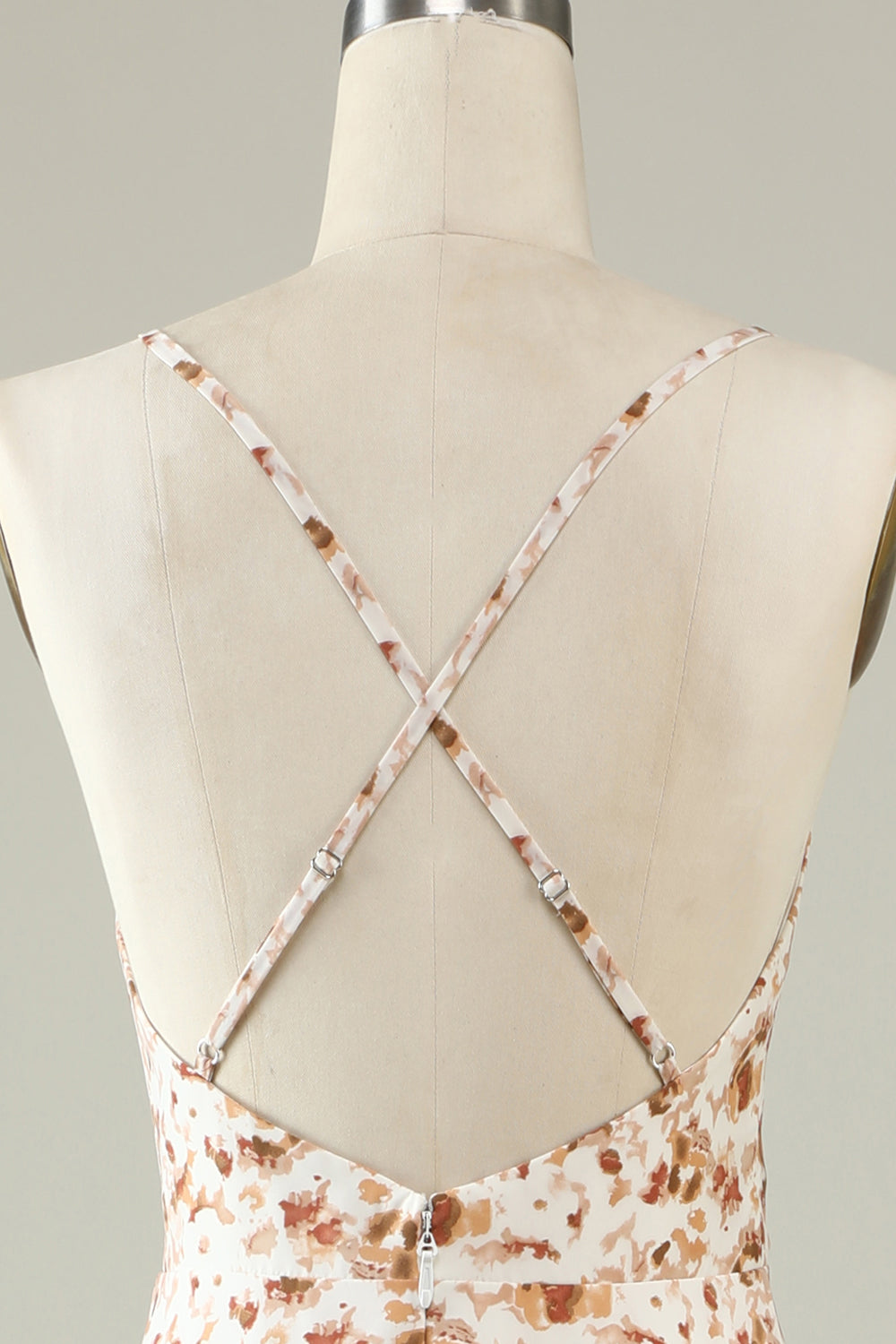 Hvit Floral Boho brudepike kjole med volanger