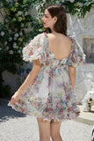 Trendy A Line Ivory Floral Trykt kort tyll Homecoming kjole med korte ermer
