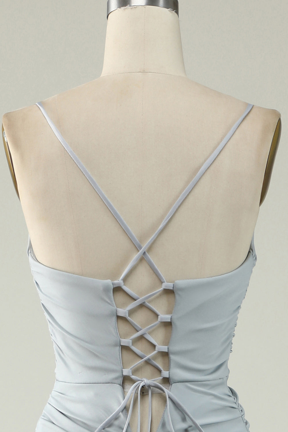 Mermaid Spaghetti stropper Light Green Plus Size Prom kjole med Criss Cross Back