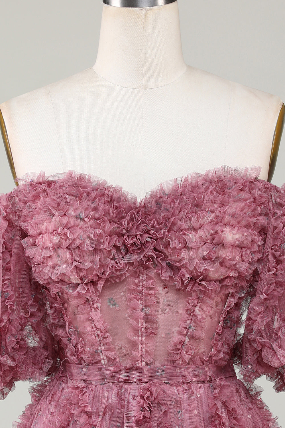 Stilig linje av skulderen Dusty Rose Tylle Kort Homecoming kjole med korte ermer