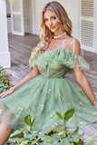 Cute A Line Lavender Off the Shoulder Corset Homecoming Dress med Ruffles