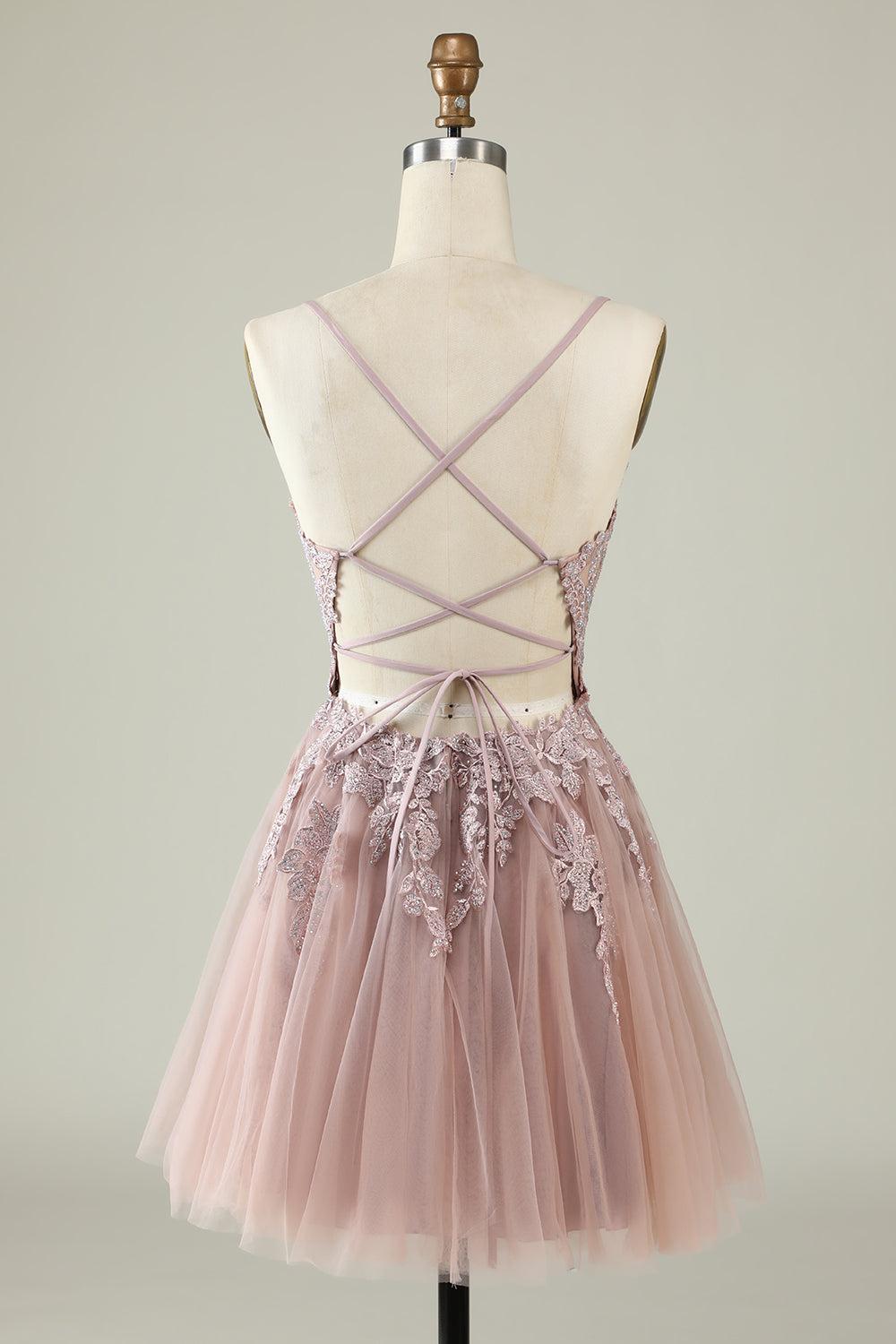 A Line Spaghetti stropper Blush Short Cocktailkjole med Criss Cross Back
