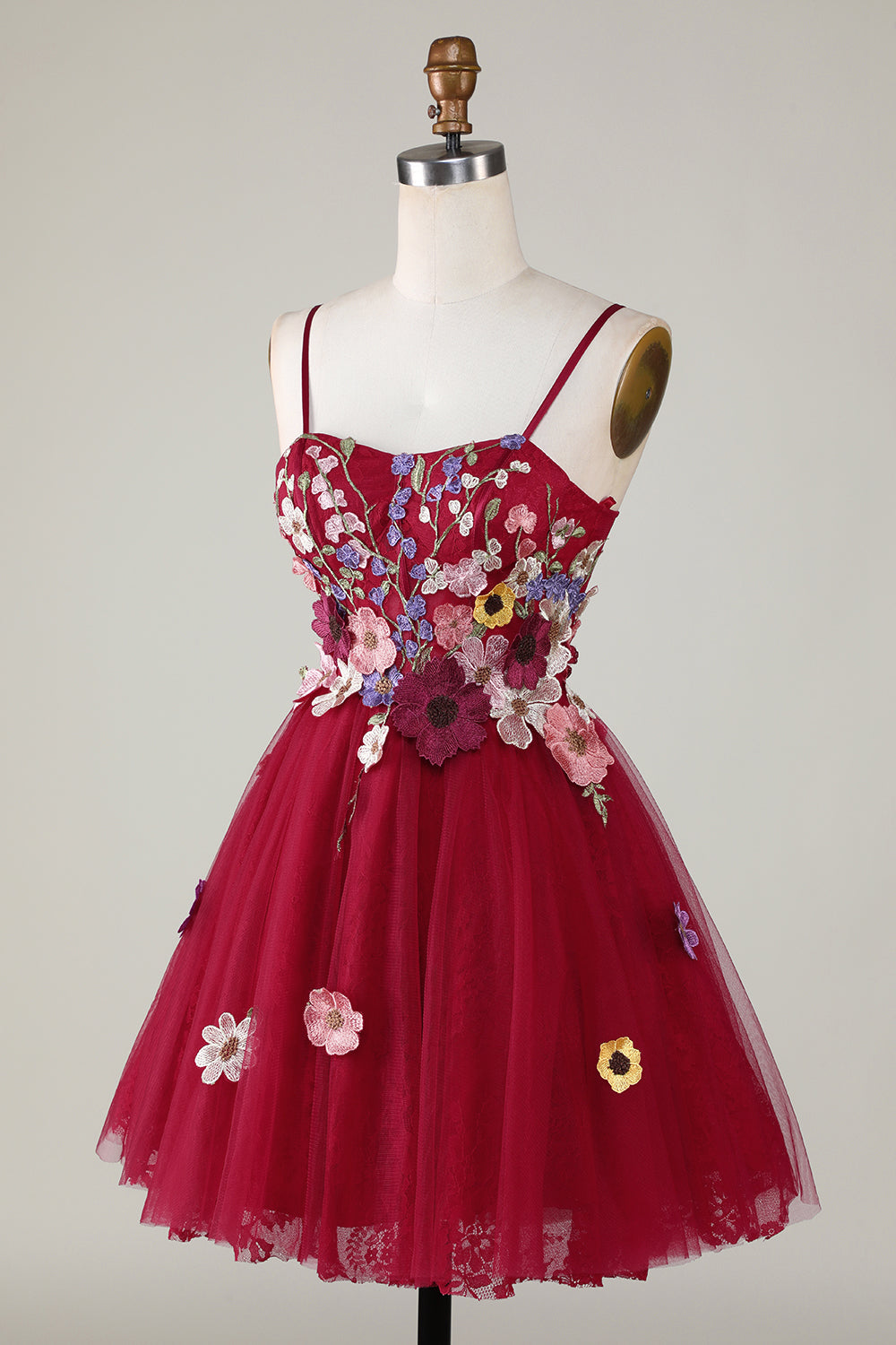 Nydelig A Line Spaghetti stropper Burgunder Kort Homecoming kjole med 3D Blomster