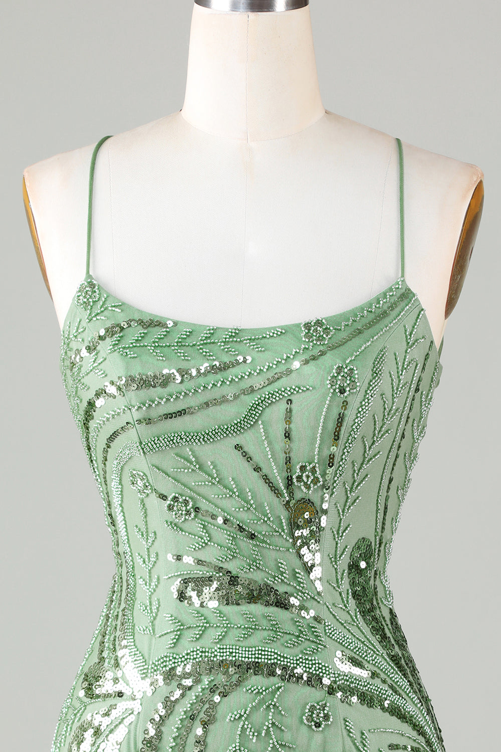 Sparkly Sheath Spaghetti stropper Grønn Kort Homecoming kjole med Criss Cross Back