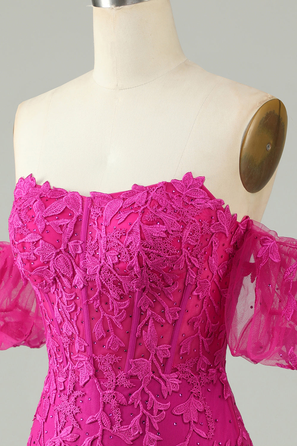 Fuchsia av skulderen Bodycon appliques Homecoming kjole