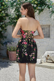 Nydelig Sheath Sweetheart Black Corset Homecoming Dress med Appliques