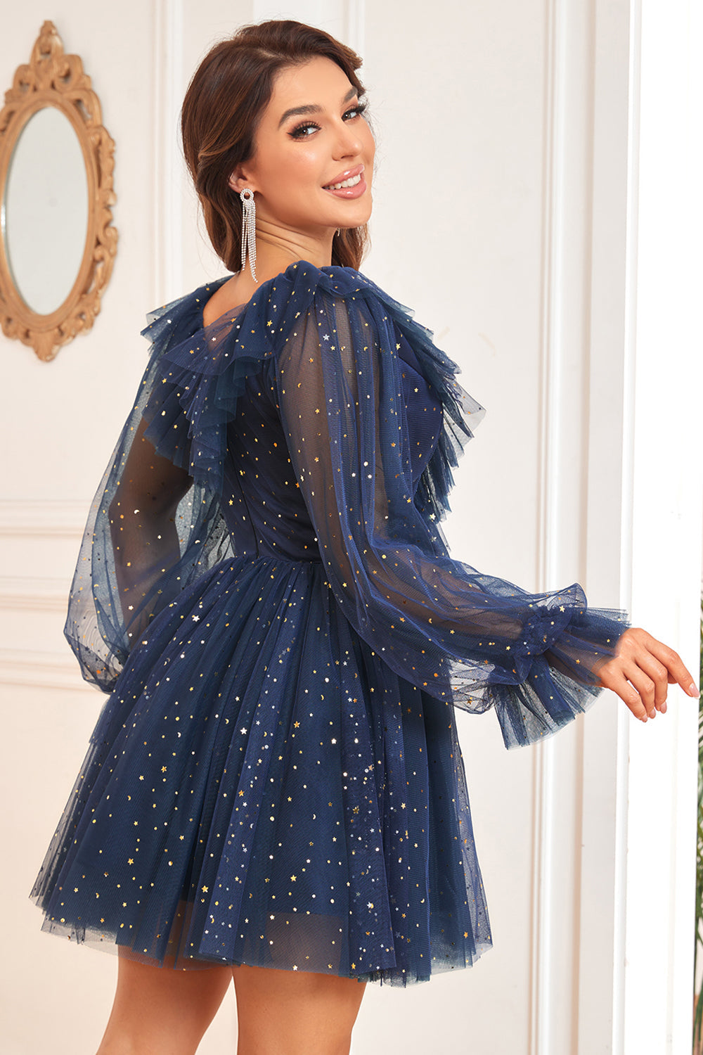En linje V Neck Navy Kort Homecoming kjole med lange ermer
