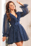 En linje V Neck Navy Kort Homecoming kjole med lange ermer