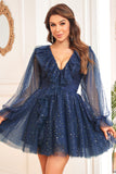 En linje V Neck Navy Kort Homecoming kjole med lange ermer
