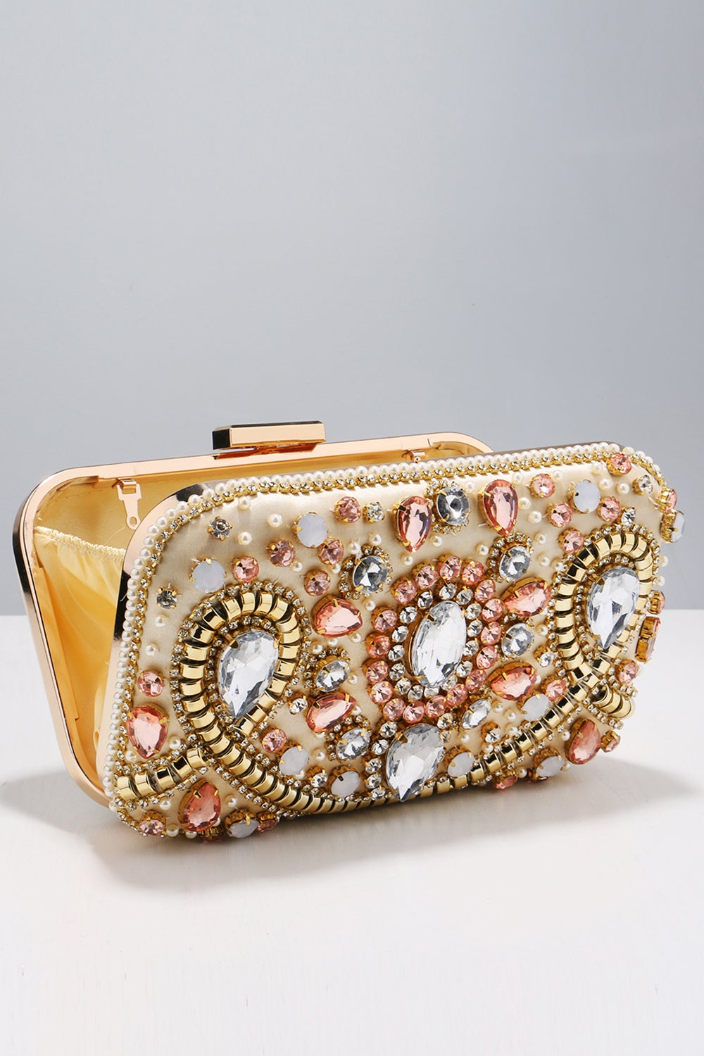Fest brodert clutch med beading