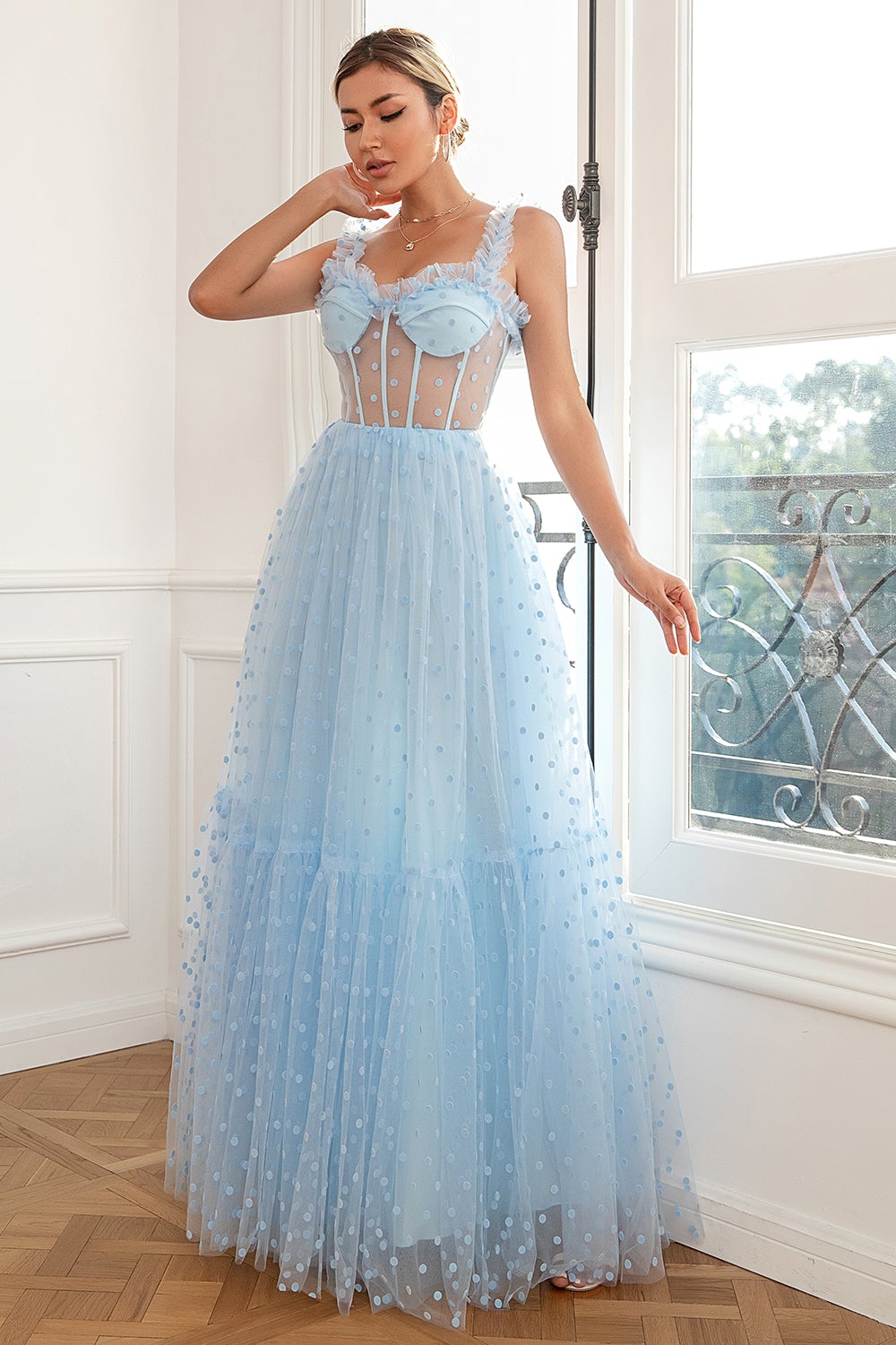 himmelblå polka prikker tulle ball kjole