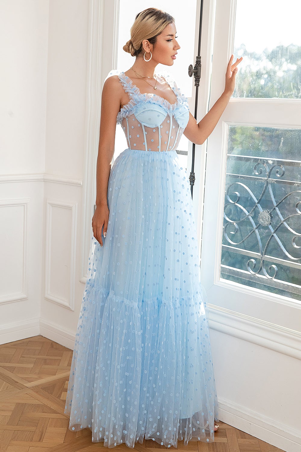 himmelblå polka prikker tulle ball kjole