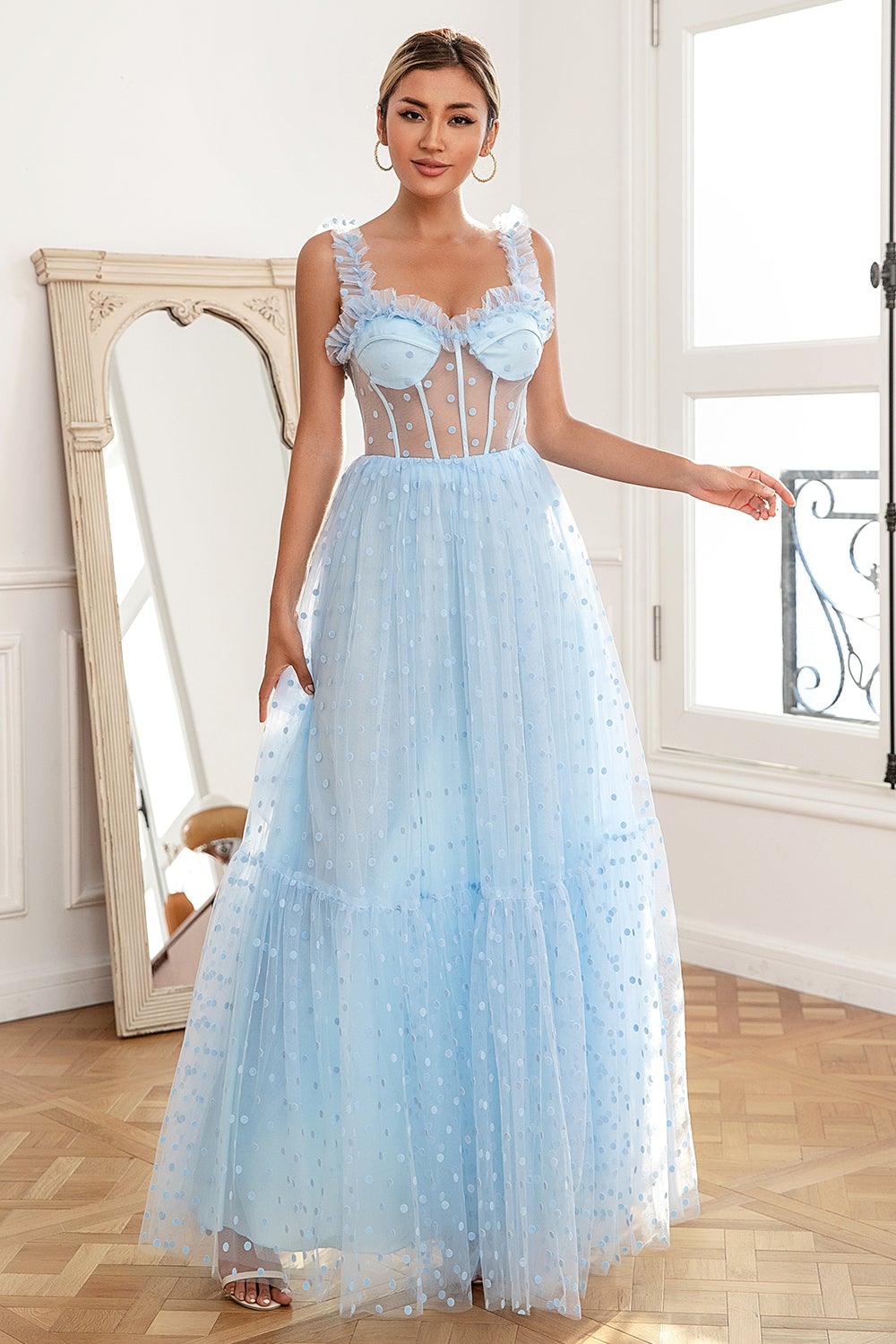 himmelblå polka prikker tulle ball kjole