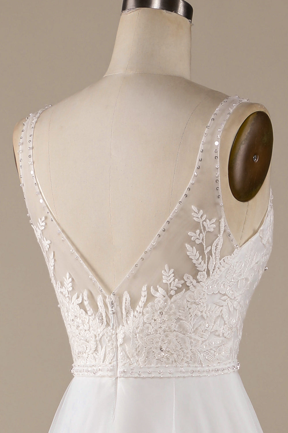 Ivory V-Neck Tylle Sweep Train brudekjole med blonder