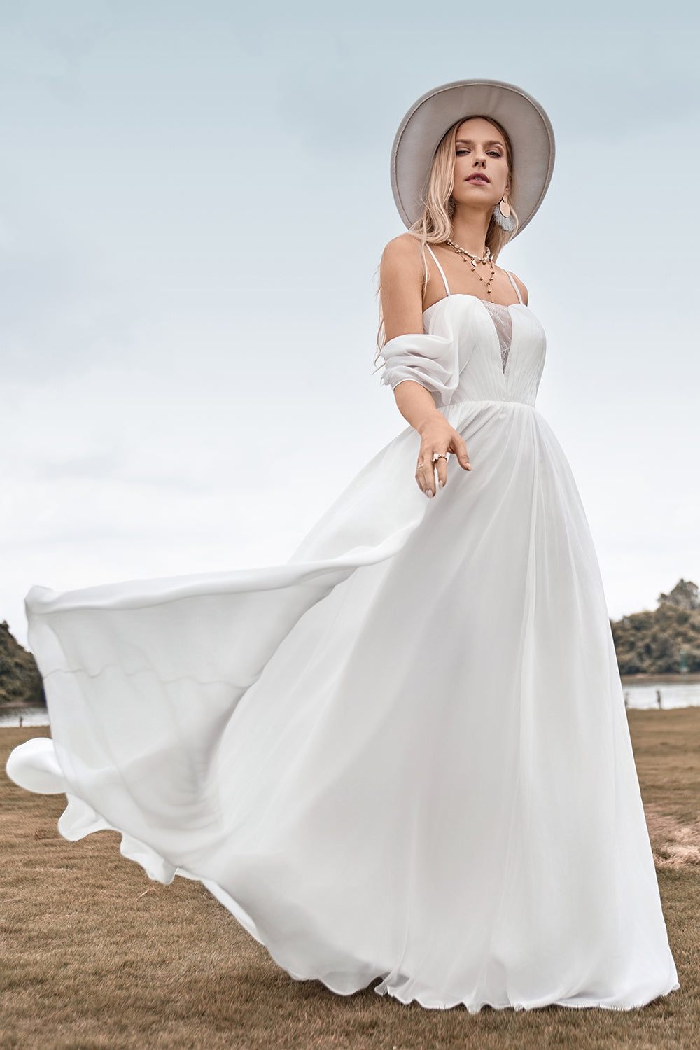 Av skulderen Ivory Boho Chiffon Ruched A Line brudekjole