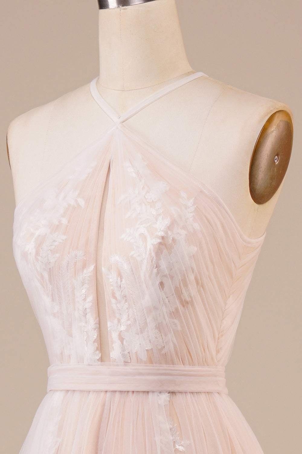 Tulle Halter Nøkkelhull Champagne brudekjole med applikasjoner