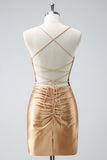 Golden Bodycon Spaghetti Stropper Rynket Beaded Homecoming Kjole med Lace Up Back