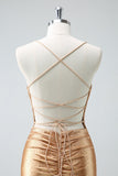 Golden Bodycon Spaghetti Stropper Rynket Beaded Homecoming Kjole med Lace Up Back