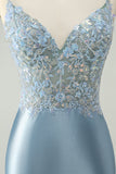 Glitter Støvete Blå Beaded Floral Tight Satin Homecoming Dress