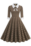 Svart rutete jakkehals Vintage kjole fra 1950-tallet med halve ermer