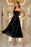 Black Velvet A Line Spaghetti stropper Tea Lengde Prom Dress